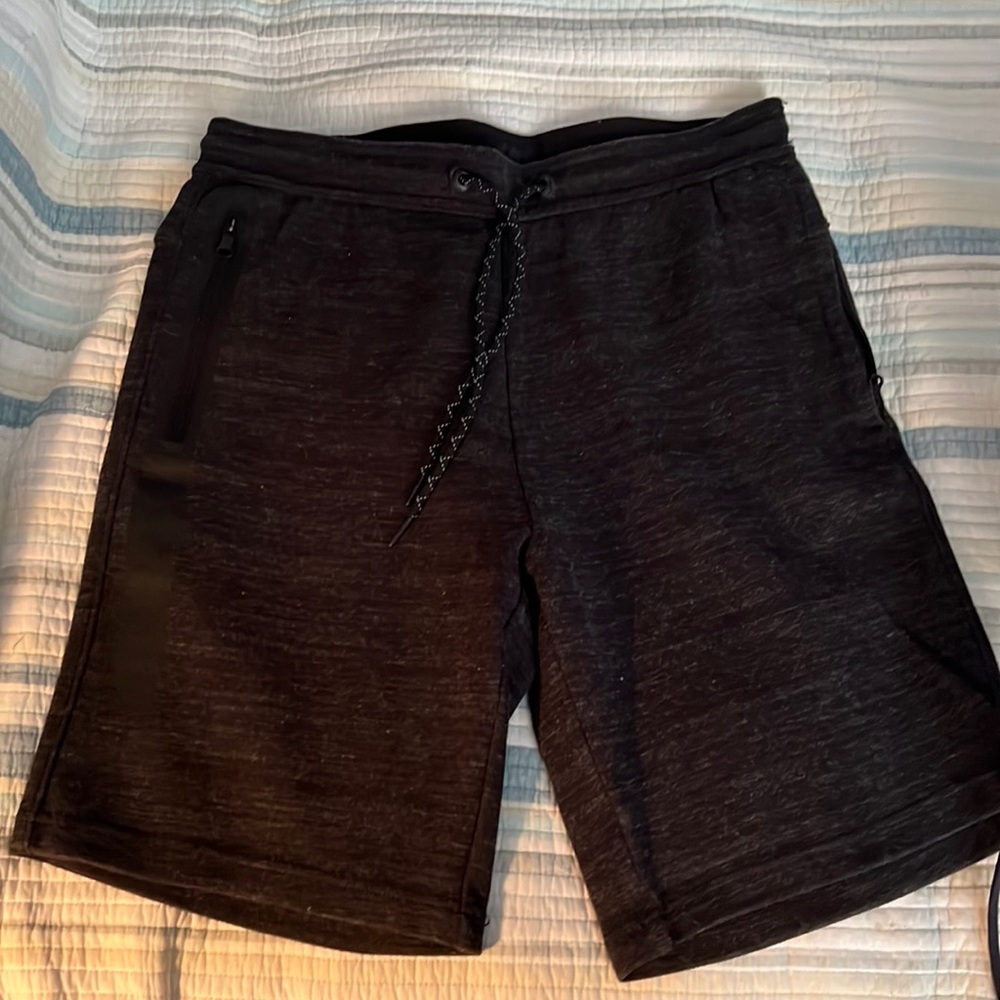 EUC AE Mens shorts size medium